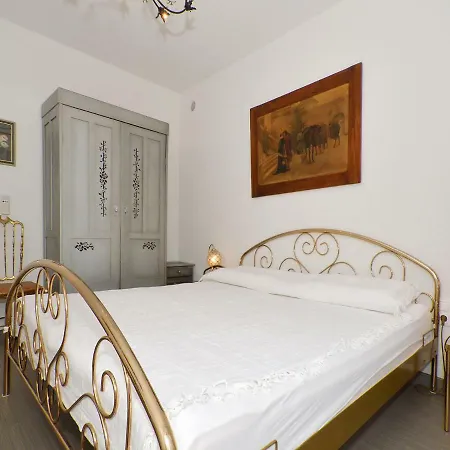 Dondras * Trogir