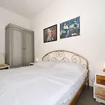 Dondras Apartament *