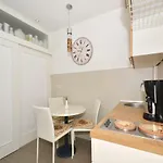 Dondras Apartament *